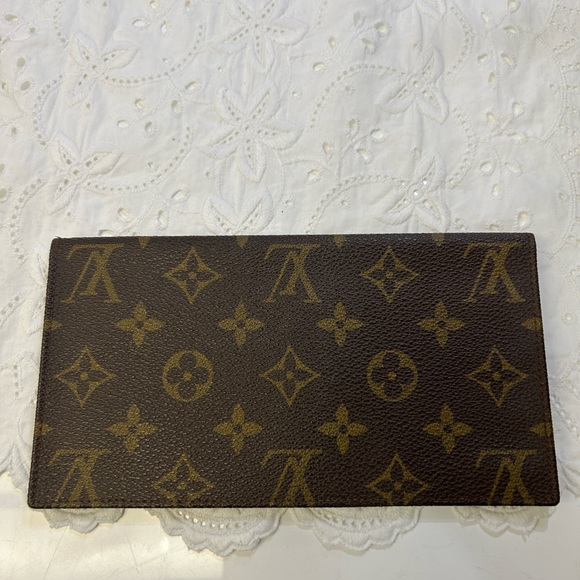 Authentic Louis Vuitton check book cover - Picture 3 of 10